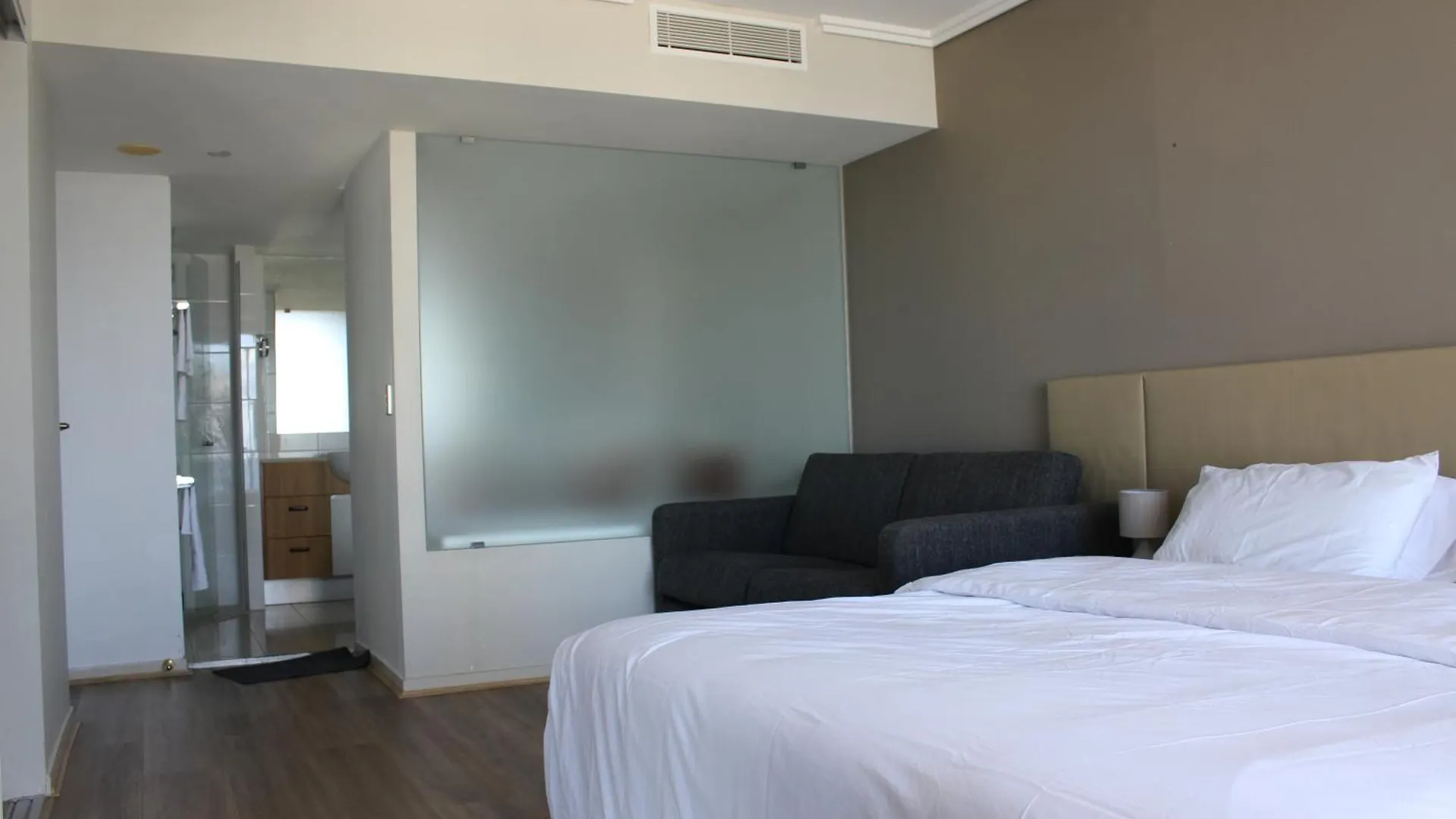 Aparthotel 255 Sqm 3 Bedroom River Ocean View Surfers Paradise Gold Coast